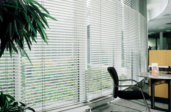 百葉窗簾安裝中常出現(xiàn)幾個(gè)問(wèn)題，有什么特點(diǎn)？